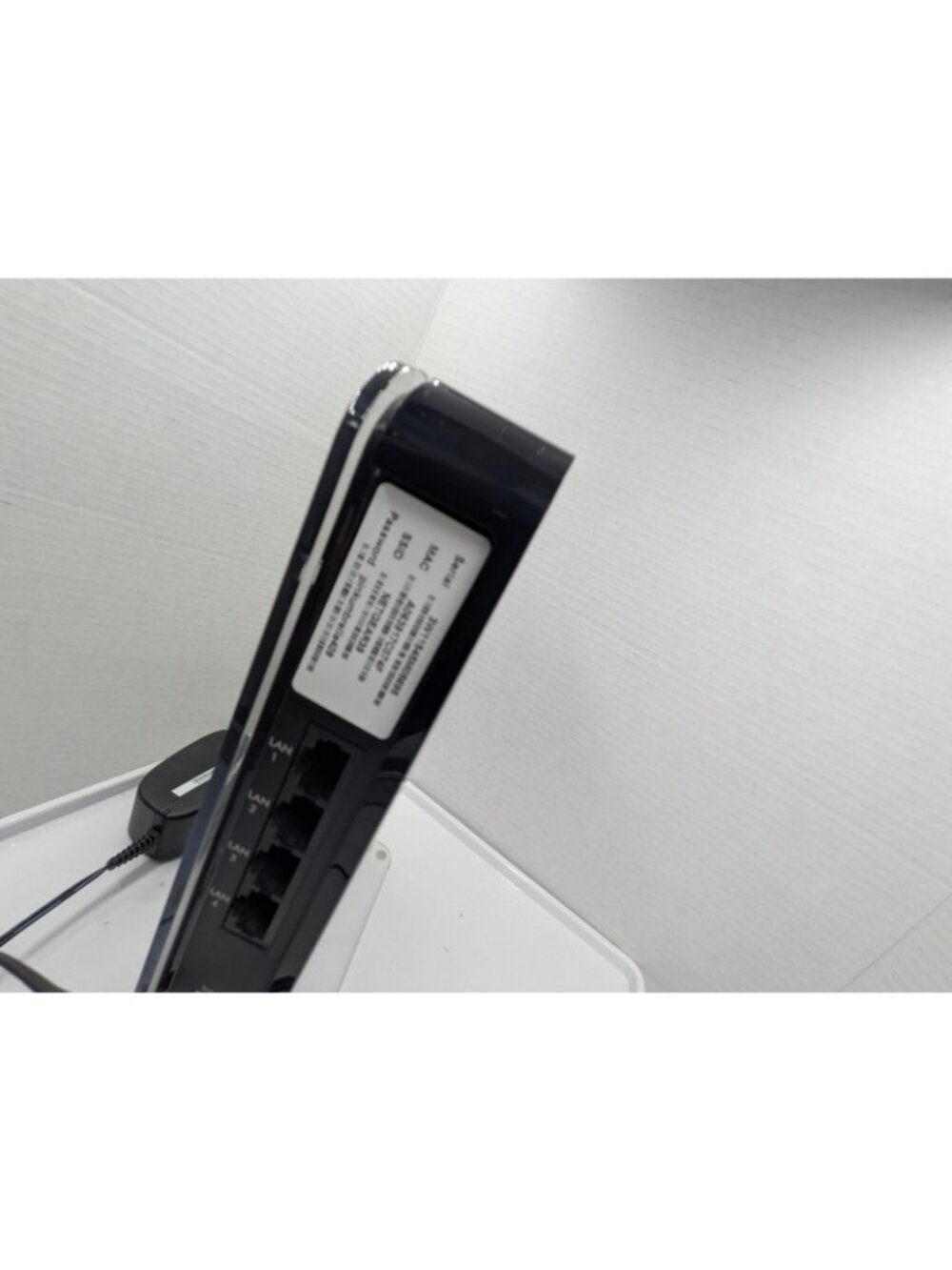 Netgear WNDR4500v3 Modem / Router - Picture 6 of 6